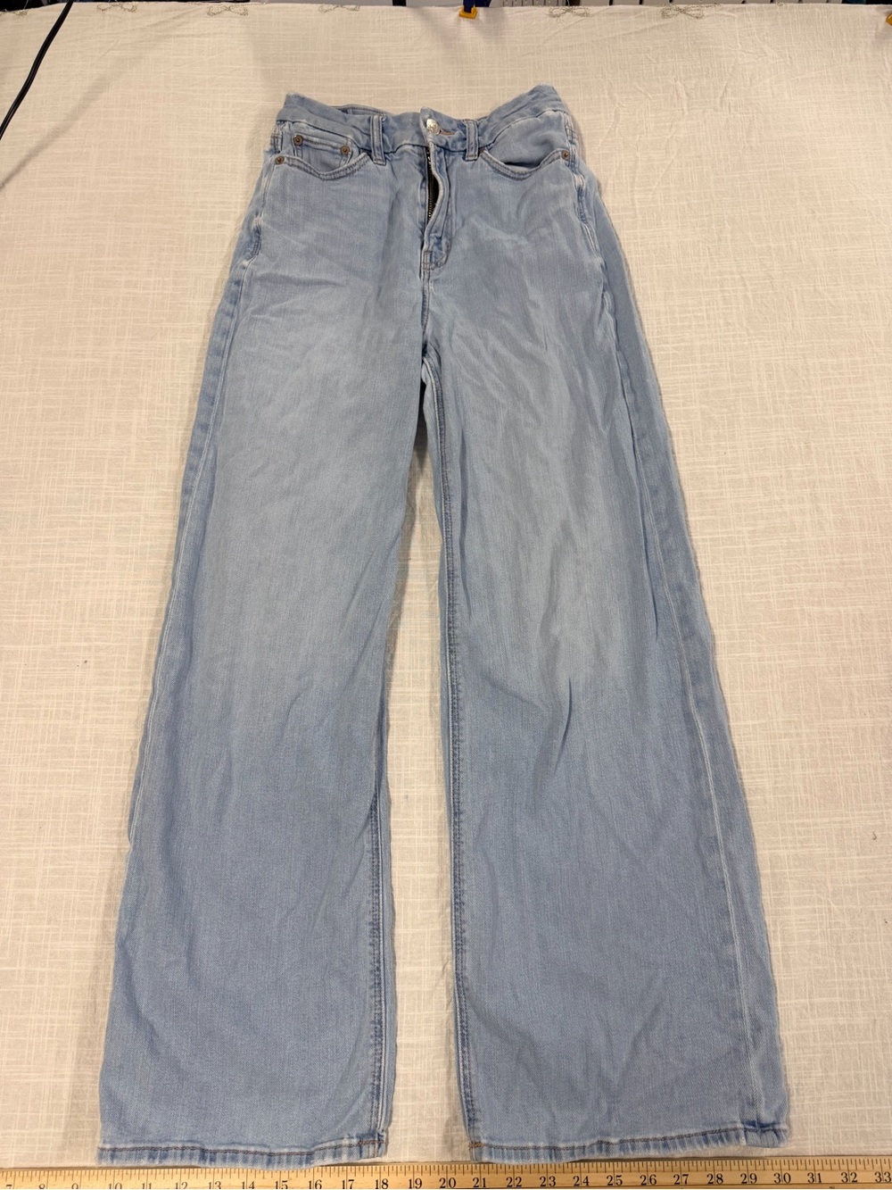 American Eagle Outfitters Light Wash Wide Leg Jeans size 0
